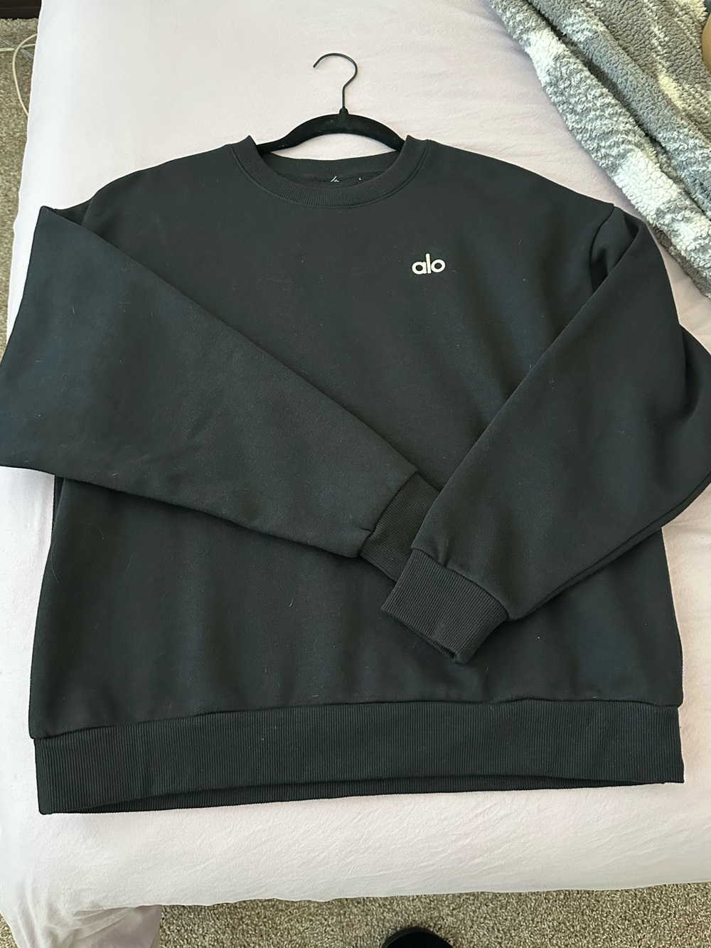 Alo Crewneck - Picture 3 of 4